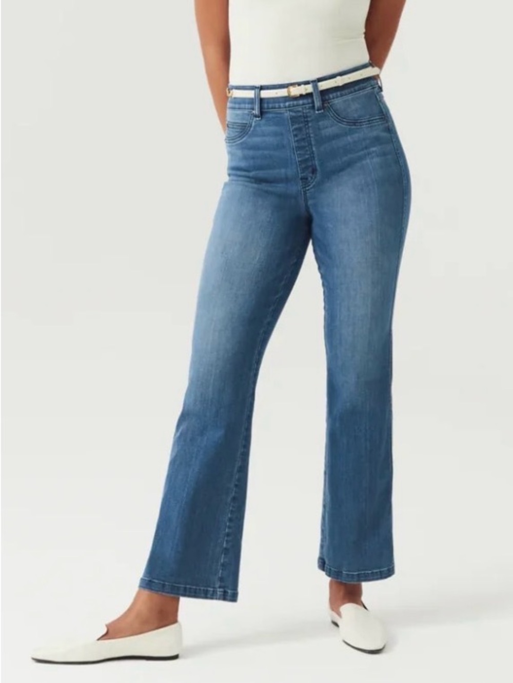 NWT Spanx Women’s Denim Cropped Kick Flare Jeans Size Medium